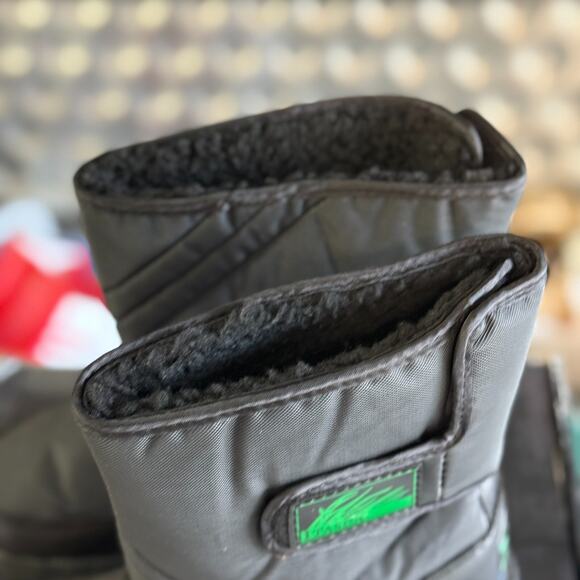 Womens 7 ITASCA Snow Boots Black Gray Waterproof Insulated School Walking Pacs - Picture 3 of 4